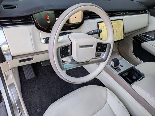 2026 Land Rover Range Rover P400 SE 7 Seat