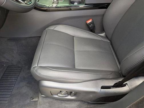 2026 Land Rover Range Rover Velar P250 SE R-Dynamic