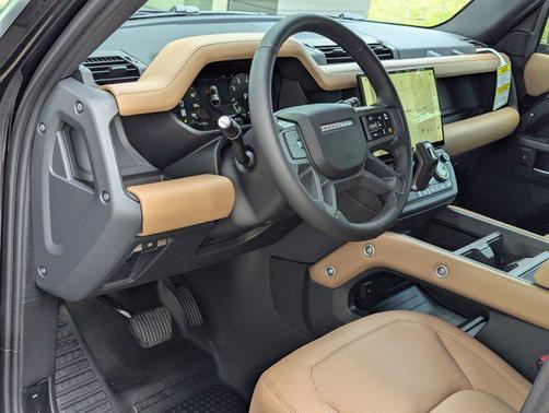 Santorini Black Metallic 2026 Land Rover Defender P400 X-Dynamic SE