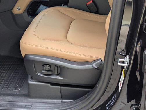 Santorini Black Metallic 2026 Land Rover Defender P400 X-Dynamic SE