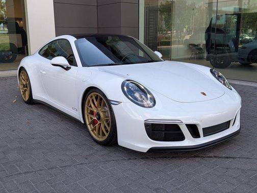 2019 Porsche 911 Carrera GTS