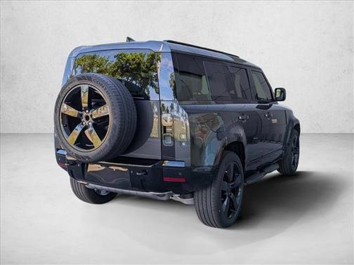 2026 Land Rover Defender P400 X-Dynamic SE