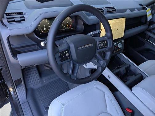 2026 Land Rover Defender P400 X-Dynamic SE
