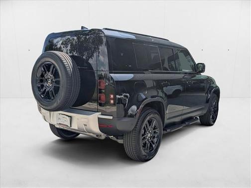 2025 Land Rover Defender 110 P300