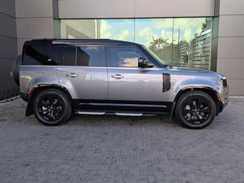 2023 Land Rover Defender 110 X-Dynamic SE