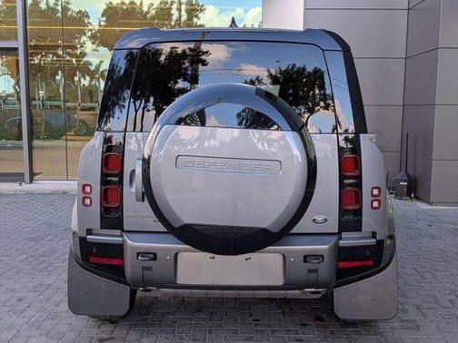 2023 Land Rover Defender 110 X-Dynamic SE