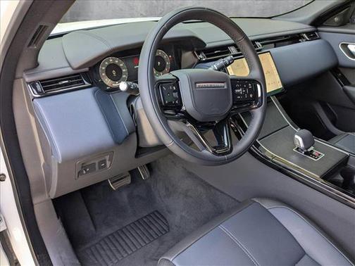 2026 Land Rover Range Rover Velar Dynamic SE