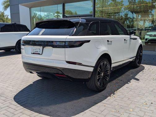 2026 Land Rover Range Rover Velar Dynamic SE