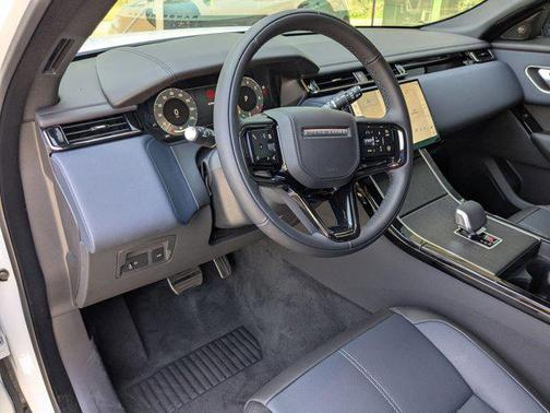 2026 Land Rover Range Rover Velar Dynamic SE