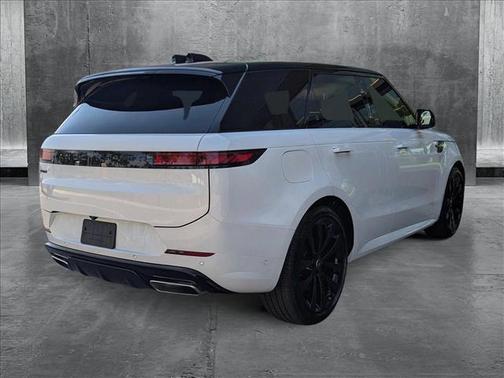 2025 Land Rover Range Rover Sport SE