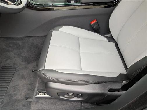 2026 Land Rover Range Rover Velar P250 SE R-Dynamic