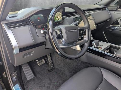 2025 Land Rover Range Rover P400 SE 7 Seat