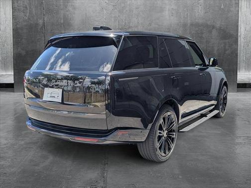 2025 Land Rover Range Rover P400 SE 7 Seat