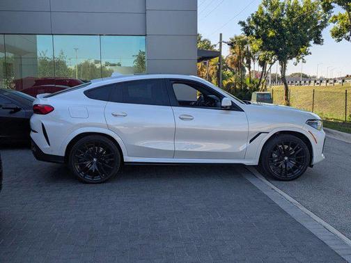 2022 BMW X6 xDrive40i