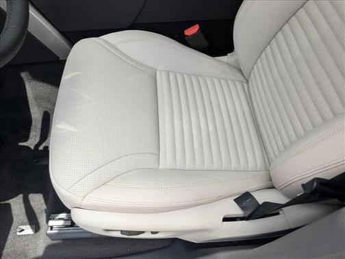 2025 Land Rover Discovery P300 S