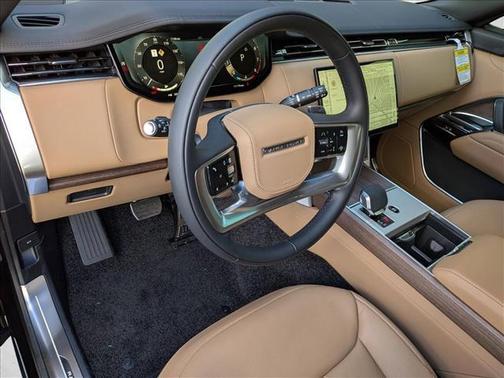 2026 Land Rover Range Rover P530 SE