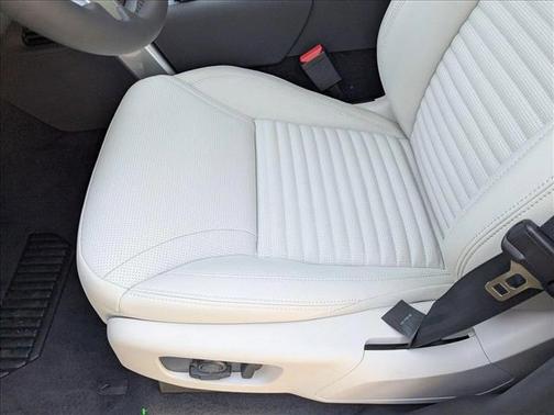 2025 Land Rover Discovery P300 S