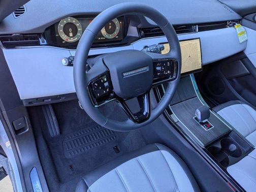 Arroios Grey Metallic 2026 Land Rover Range Rover Evoque Dynamic SE
