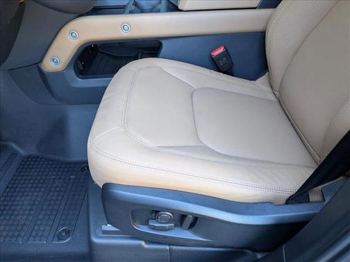 2026 Land Rover Defender P400 X-Dynamic SE