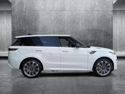 2025 Land Rover Range Rover Sport SE