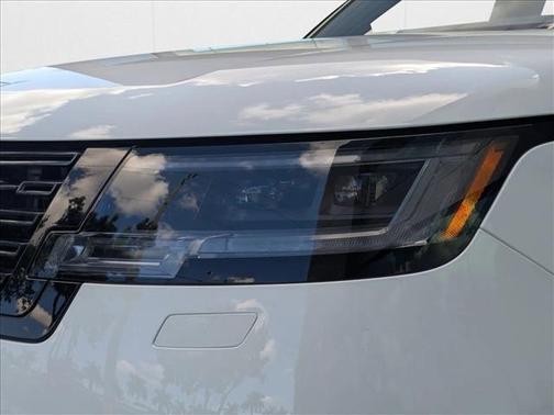 2025 Land Rover Range Rover P400 SE 7 Seat