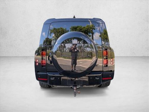 Santorini Black Metallic 2024 Land Rover Defender 130 P400 X-Dynamic SE