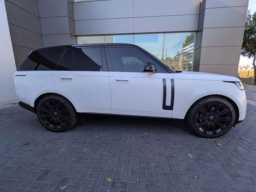 2023 Land Rover Range Rover P530 SE
