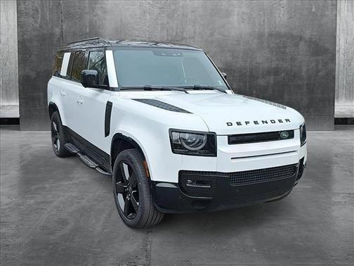 2025 Land Rover Defender 130 P400 X-Dynamic SE