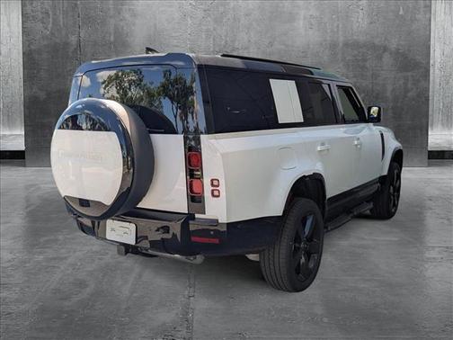 2025 Land Rover Defender 130 P400 X-Dynamic SE