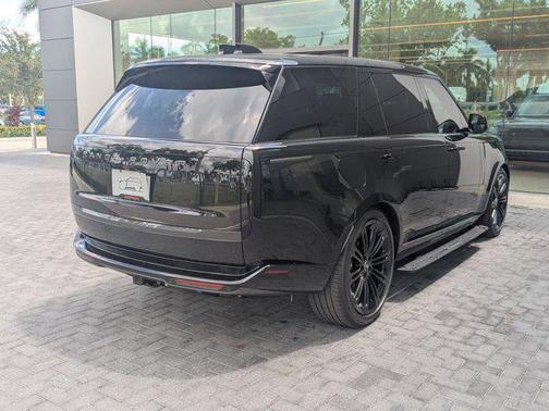 2025 Land Rover Range Rover P530 SE 7 Seat