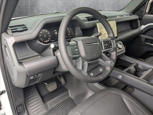 2025 Land Rover Defender 110 P400 X-Dynamic SE