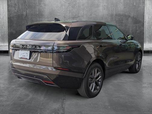 2026 Land Rover Range Rover Velar P250 SE R-Dynamic