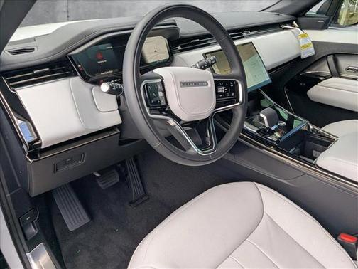 2025 Land Rover Range Rover Sport SE