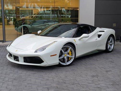 Bianco Avus [White 2018 Ferrari 488 GTB Coupe