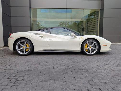 Bianco Avus [White 2018 Ferrari 488 GTB Coupe