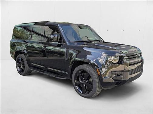 2025 Land Rover Defender 130 P400 X-Dynamic SE