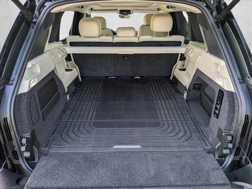 Belgravia Green Metallic 2024 Land Rover Range Rover P400 SE