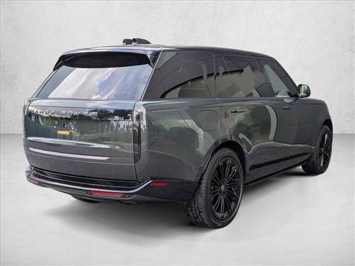 Belgravia Green Metallic 2024 Land Rover Range Rover P400 SE