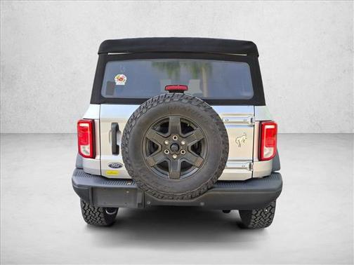Iconic Silver Metallic 2023 Ford Bronco Black Diamond