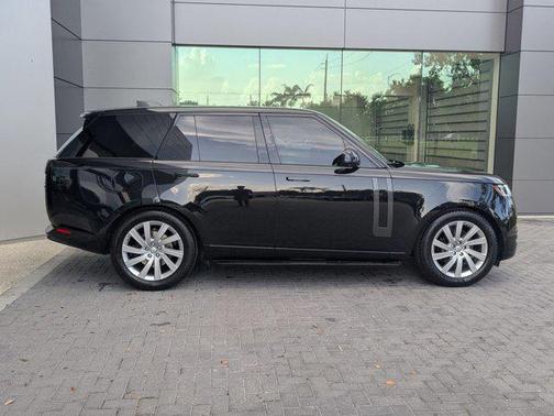2023 Land Rover Range Rover P400 SE