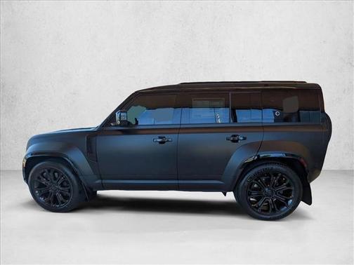 2026 Land Rover Defender P635 OCTA Black
