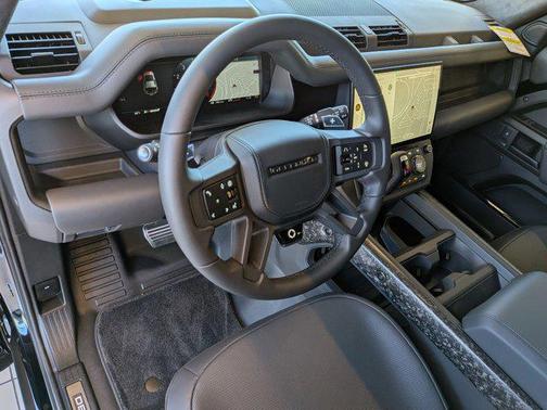 2026 Land Rover Defender P635 OCTA Black