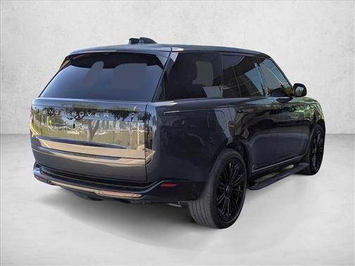 2025 Land Rover Range Rover P530 SE
