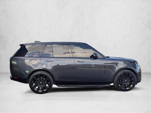 2025 Land Rover Range Rover P530 SE