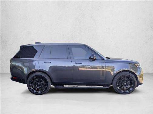 2025 Land Rover Range Rover P530 SE