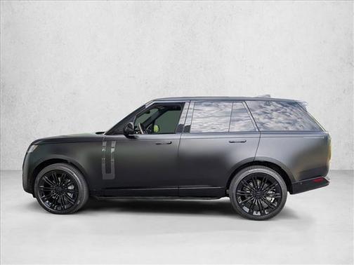 Obsidian Black SV Bespoke Ultra Metallic Satin 2026 Land Rover Range Rover P400 SE