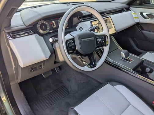 2026 Land Rover Range Rover Velar P250 SE R-Dynamic