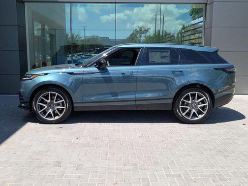 2026 Land Rover Range Rover Velar P250 SE R-Dynamic