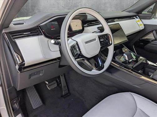 2025 Land Rover Range Rover Sport SE