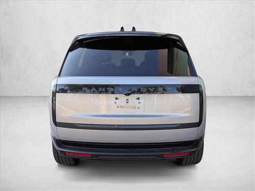 Hakuba Silver Metallic 2025 Land Rover Range Rover P530 SE